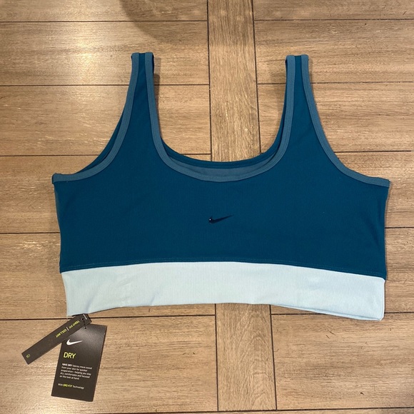 Nike Other - NWT- Womens peacock blue/light blue sports bra - size 1x